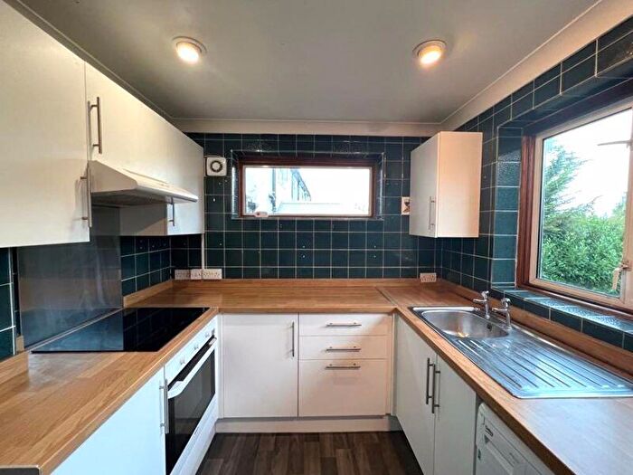 3 Bedroom House Of Multiple Occupation To Rent In Bevendean Crescent, Brighton, BN2