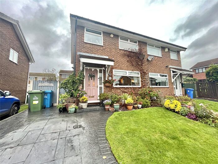3 Bedroom Semi Detached House For Sale In Betchworth Crescent, Runcorn, Cheshire, WA7