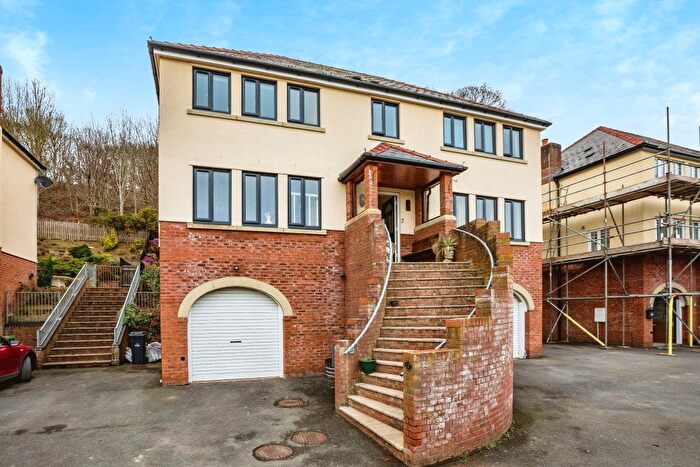 4 Bedroom Detached House For Sale In Woodland Way, Newtown, SY16