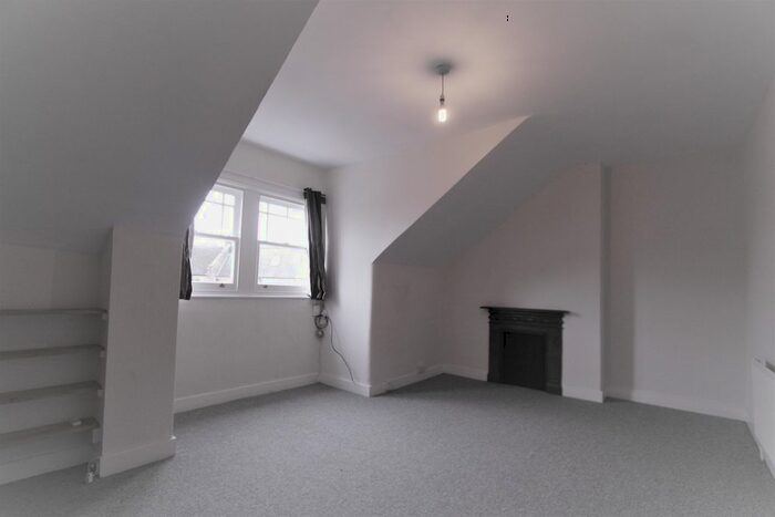 2 Bedroom Flat To Rent In Hillfield Avenue, Crouch End, N8