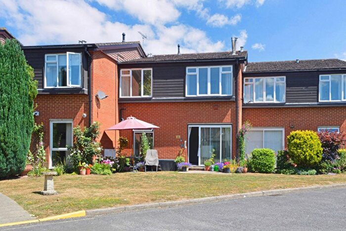 1 Bedroom Property For Sale In Hesketh Close, Cranleigh, GU6