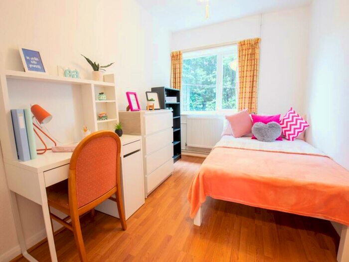 1 Bedroom House To Rent In Mead Way, Canterbury, Kent, CT2