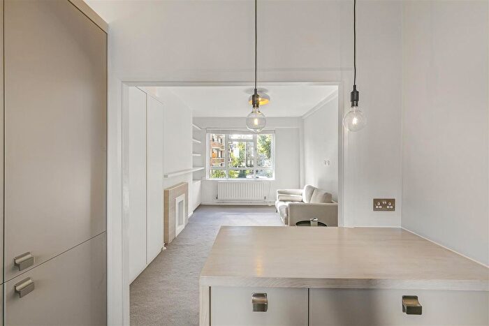 1 Bedroom Flat To Rent In Nelson Square, London, SE1