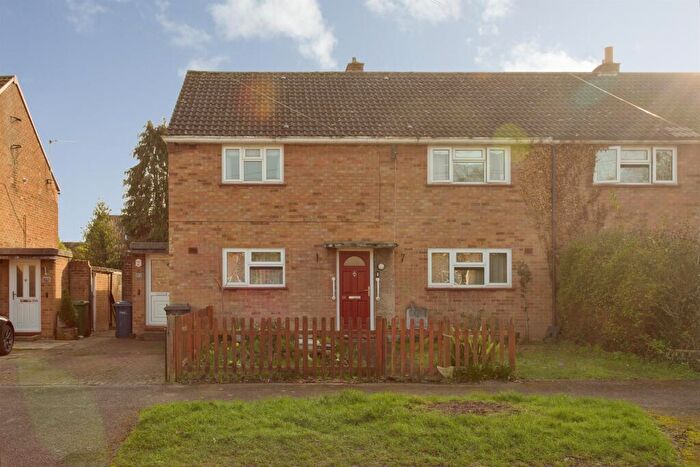 2 Bedroom Maisonette For Sale In Drayton Road, Cambridge, CB1