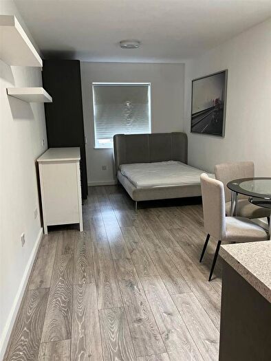 Studio To Rent In Church Road, Hendon, London, NW4