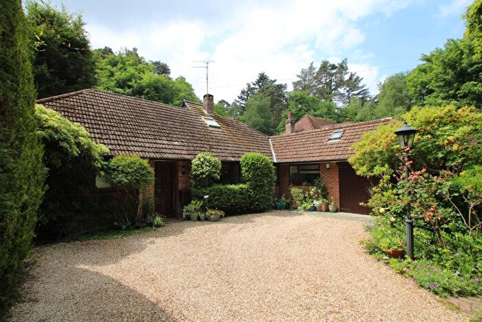 3 Bedroom Detached House For Sale In Furze Vale Road, GU35