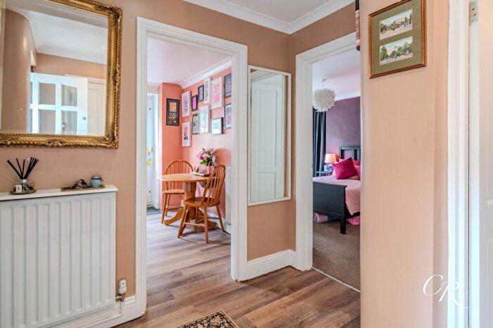 1 Bedroom Flat For Sale In Grosvenor Street, Cheltenham Town Centre, GL52
