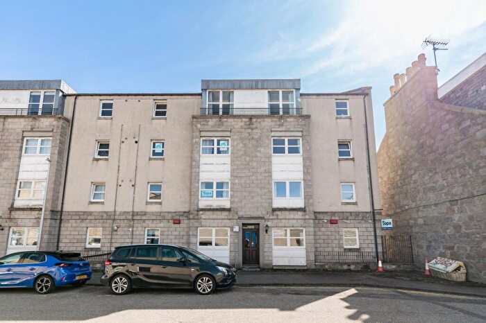 2 Bedroom Flat To Rent In Charles Street, City Centre, Aberdeen, AB25