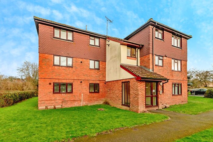 1 Bedroom Flat For Sale In Willow Court, Horley, RH6