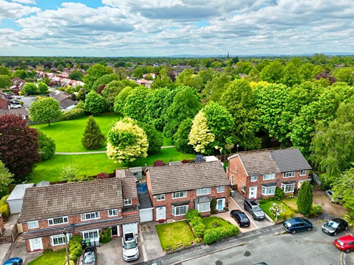 3 Bedroom Semi-Detached House For Sale In Bagstock Avenue, Stockport, SK12