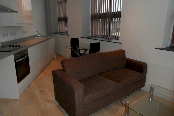 1 Bedroom Flat To Rent In Mill Street, City Centre, Bradford, BD1
