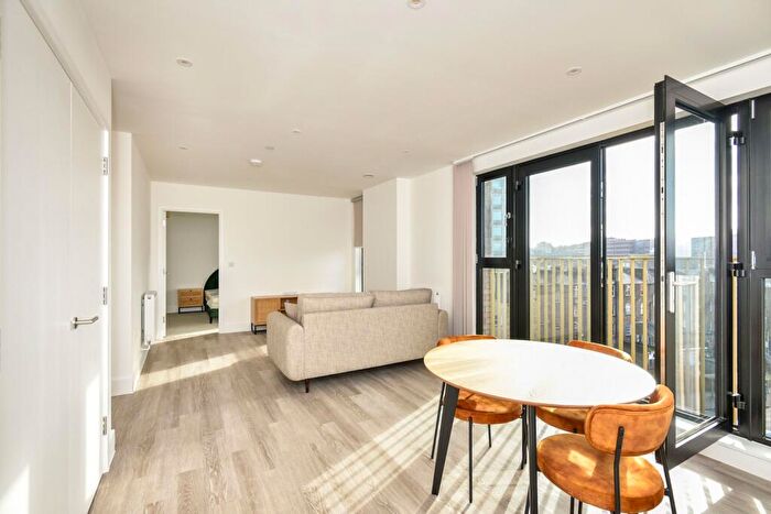 1 Bedroom Flat To Rent In Medway Street Chatham, ME4