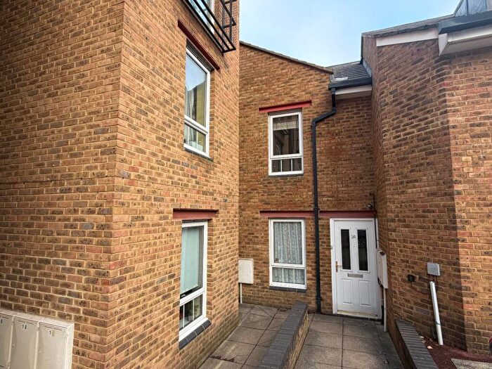 2 Bedroom Apartment To Rent In Pleasant Row, Gillingham, Kent, ME7