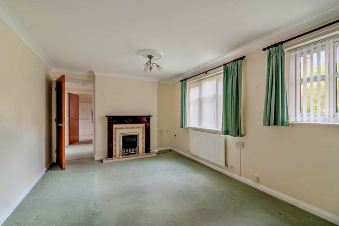 2 Bedroom Flat For Sale In Tarporley, CW6