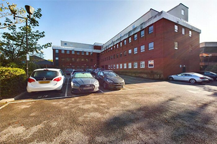 1 Bedroom Flat To Rent In White Lion Close, East Grinstead, West Sussex, RH19