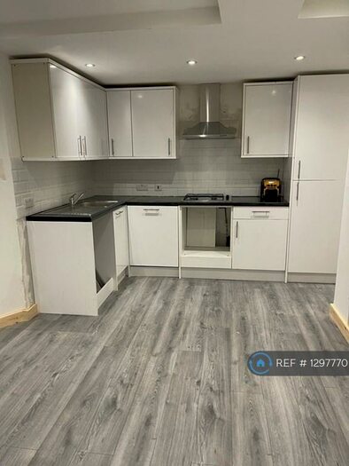 2 Bedroom Flat To Rent In Haringey, London, N4