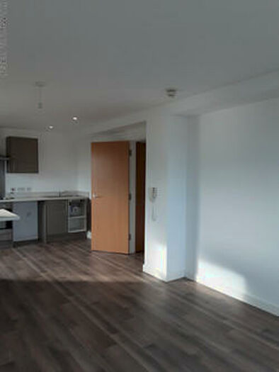 2 Bedroom Flat To Rent In Leylands House, BD21