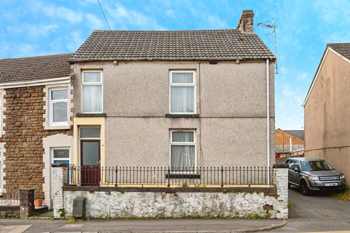 3 Bedroom End Of Terrace House For Sale In Pentregethin Road, Cwmbwrla, Swansea, SA5