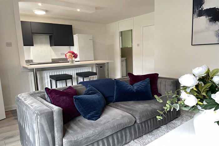 1 Bedroom House To Rent In Shackleton Way, Woodley, RG5