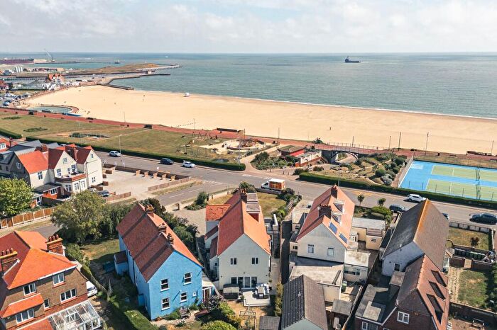 4 Bedroom Detached House For Sale In Marine Parade, Gorleston, NR31