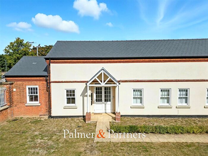 2 Bedroom Apartment For Sale In Meeanee Mews, Colchester, Essex, CO2