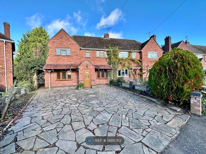 3 Bedroom Semi-Detached House To Rent In Goldsmith Avenue, Warwick, CV34