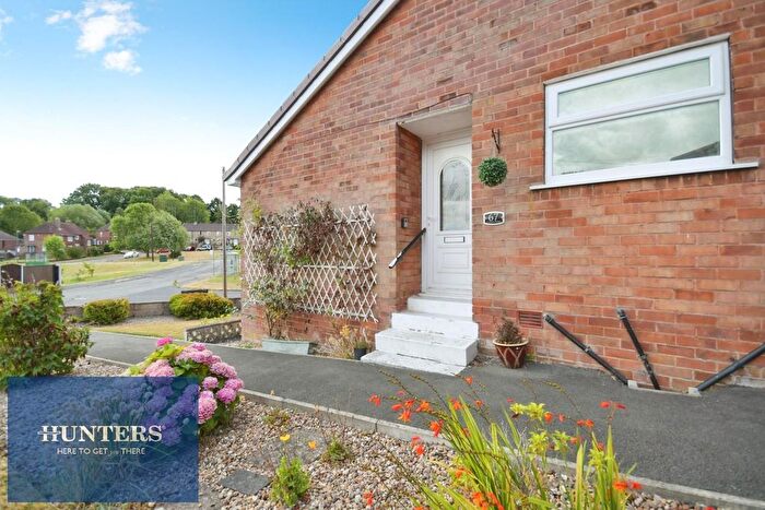 2 Bedroom Semi-Detached Bungalow For Sale In Lindale Road, Dunston, Chesterfield, S41