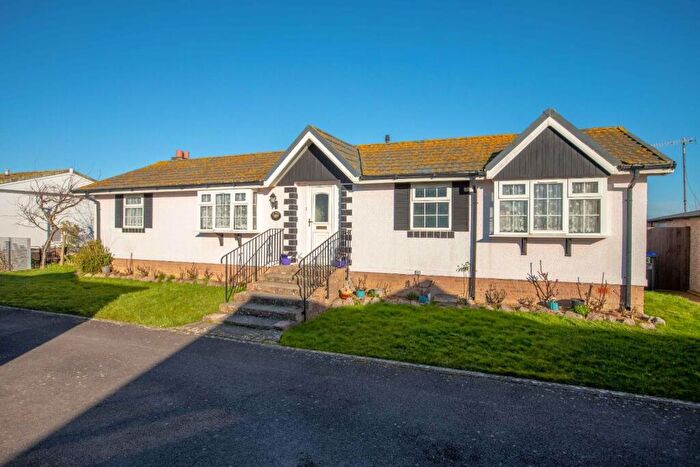 2 Bedroom Park Home For Sale In The Broadway, Lancing, BN15