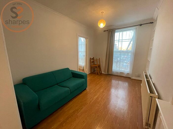 1 Bedroom Flat To Rent In Brixton Road, Brixton, London, SW9
