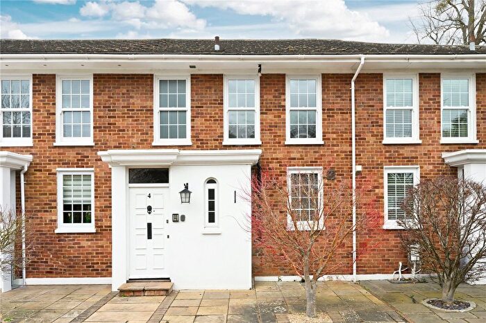 3 Bedroom Terraced House To Rent In Broomfield Close, Ascot, Berkshire, SL5