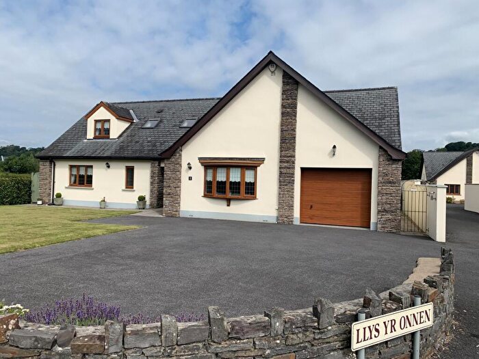 3 Bedroom Detached House For Sale In Llys Yr Onnen, Ffairfach, Llandeilo, Carmarthenshire., SA19
