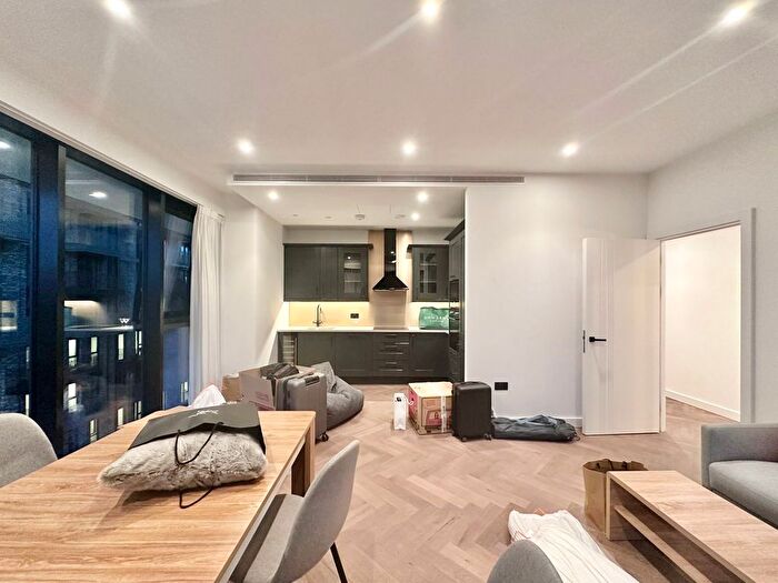 2 Bedroom Flat To Rent In Merino Gardens, London, E1W