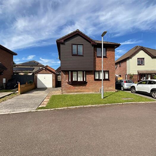 3 Bedroom Detached House For Sale In Parc Bryn Rhos, Glanamman, Ammanford, SA18