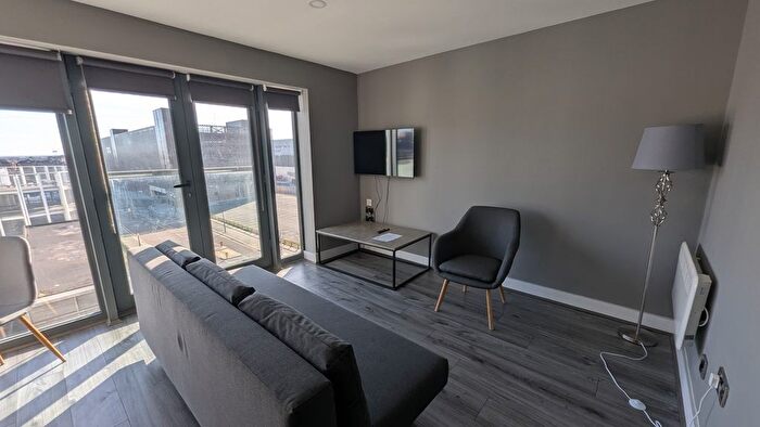 2 Bedroom Flat To Rent In Keel Wharf, Liverpool, L3