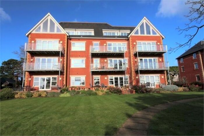 3 Bedroom Flat To Rent In Douglas Avenue, Exmouth, EX8