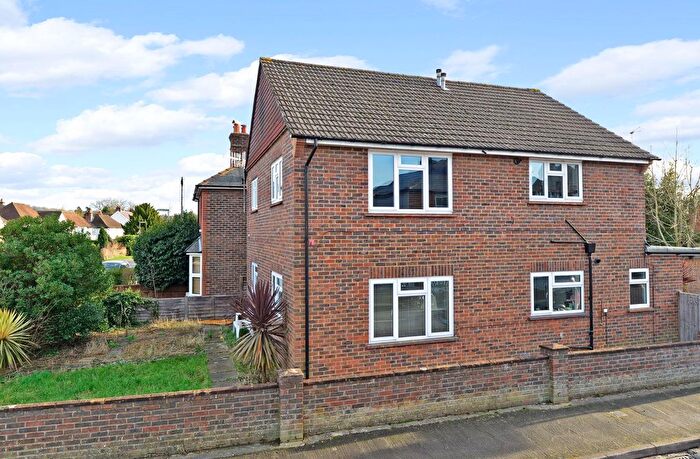 2 Bedroom Flat To Rent In George Road, Godalming, GU7