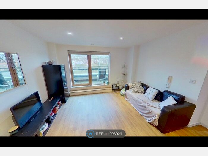 2 Bedroom Flat To Rent In Marsh Lane, Leeds LS9
