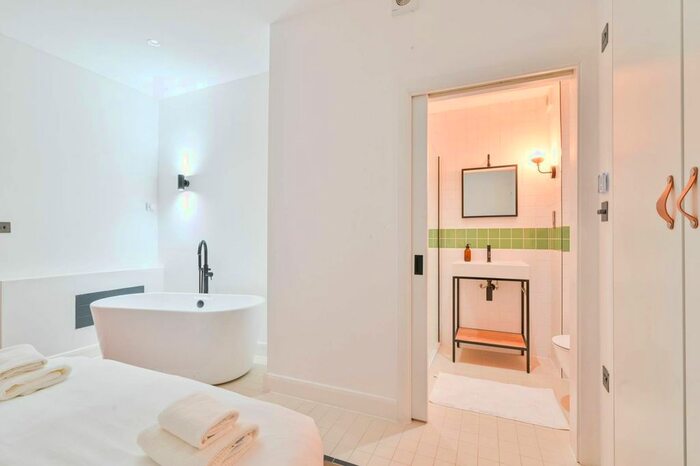 1 Bedroom Flat To Rent In Macroom Road, Maida Hill, London, W9