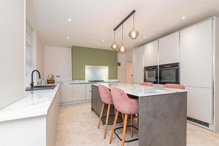 5 Bedroom Terraced House For Sale In Stainland Road, Greetland, Halifax, HX4