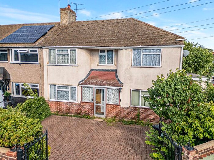4 Bedroom End Of Terrace House For Sale In Denton Court Road, Gravesend, Kent, DA12