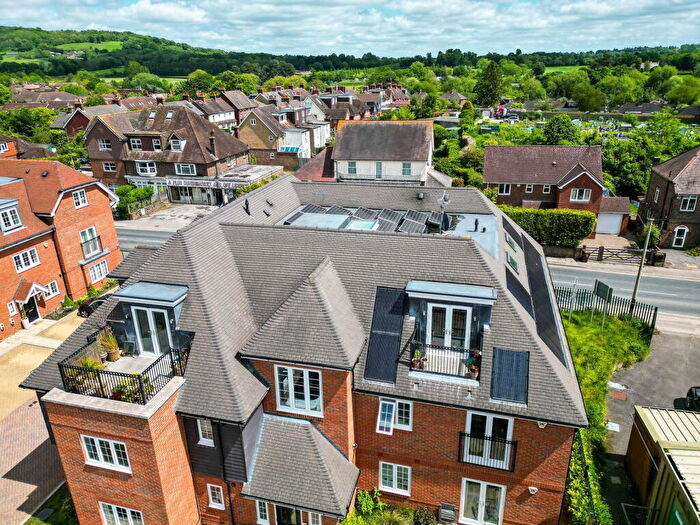 2 Bedroom Flat For Sale In Godstone, RH9