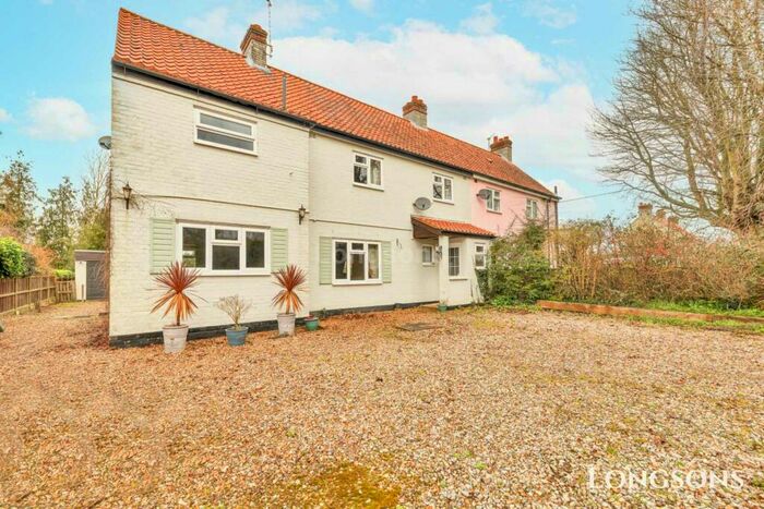 4 Bedroom Semi-Detached House For Sale In Fulmodeston Road, Stibbard, NR21