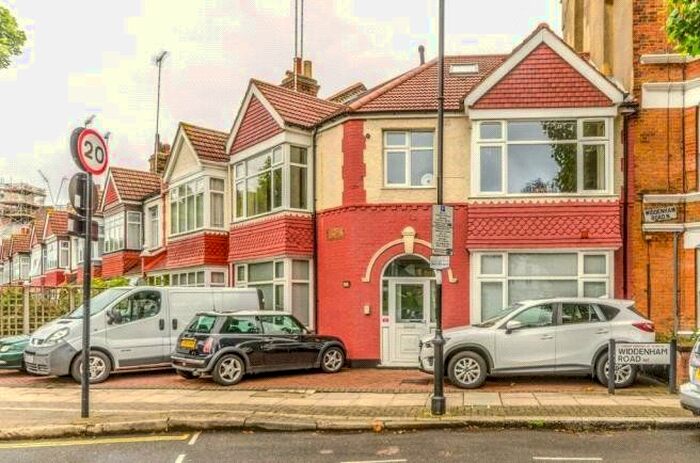 3 Bedroom Flat To Rent In Caledonian Road, Islington, London, N7