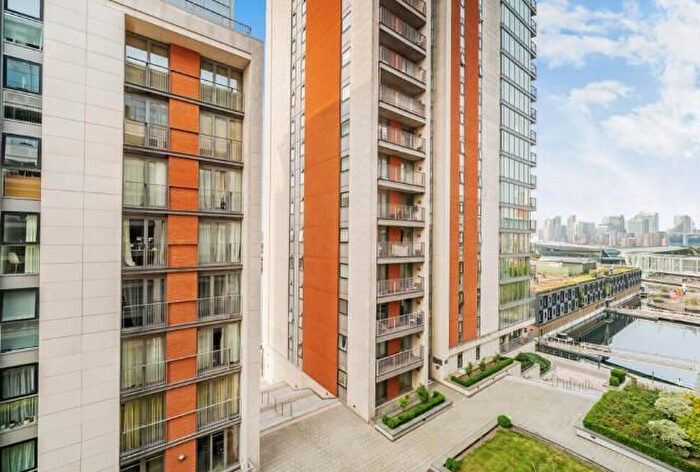 2 Bedroom Flat To Rent In Marmara Apartments, Western Gateway, Royal Victoria Docks, Excel, London, E16
