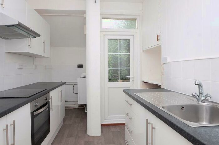 4 Bedroom House Of Multiple Occupation To Rent In Coombe Road, Brighton, BN2