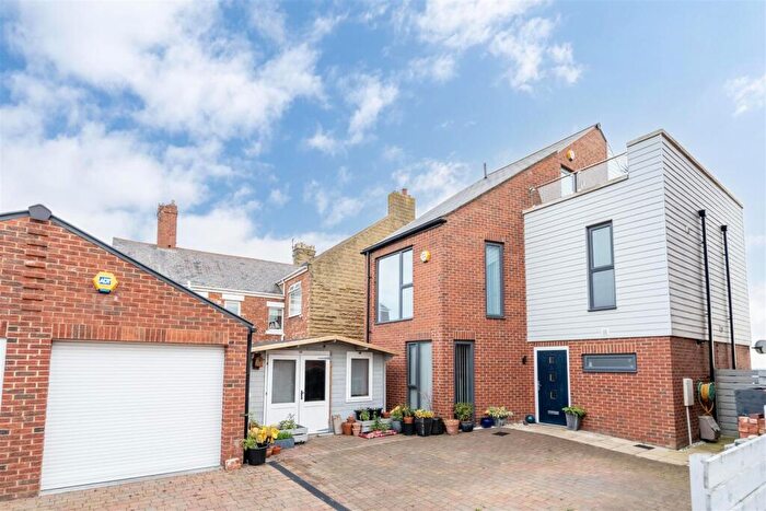4 Bedroom Detached House For Sale In Promenade View, Newbiggin-By-The-Sea, NE64