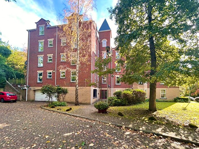 2 Bedroom Flat To Rent In Gardenhurst, Cardigan Road, Headingley, Leeds, LS6