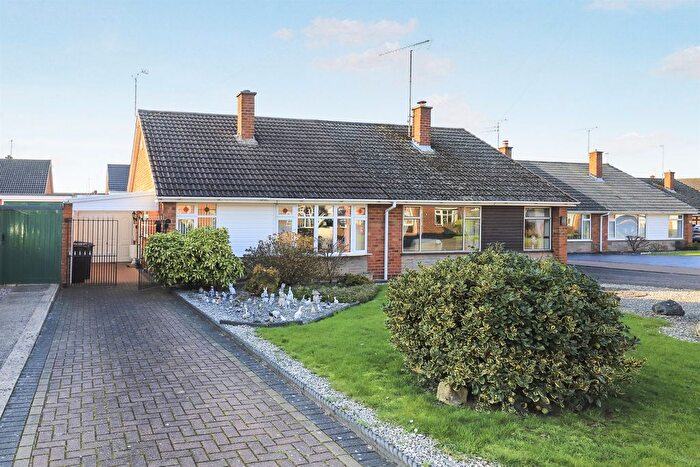 2 Bedroom Semi Detached Bungalow For Sale In Grovelands Crescent, Fordhouses, Wolverhampton, WV10