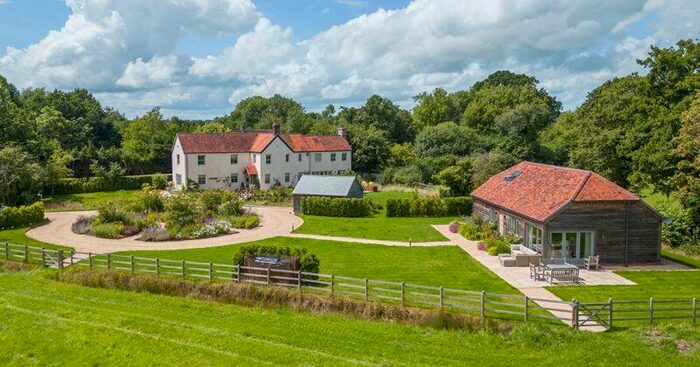 7 Bedroom Detached House For Sale In Charming Period Family Home With Separate Bed Barn, BA9