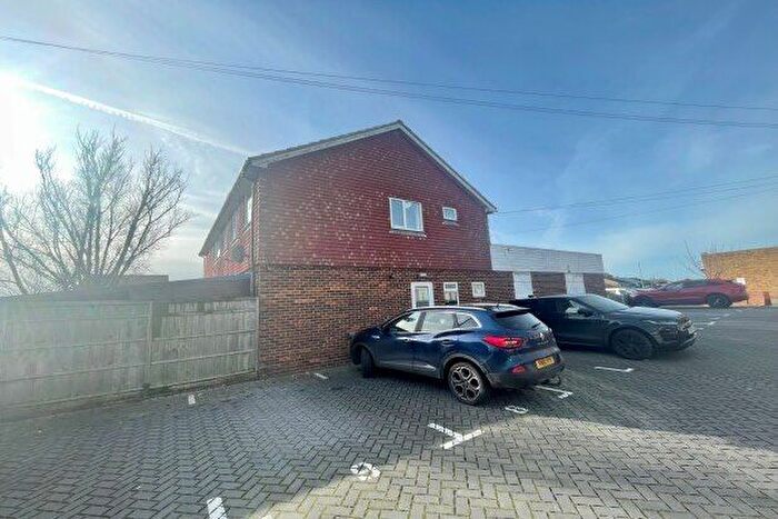 3 Bedroom Flat To Rent In Summerfield Road, Margate, CT9
